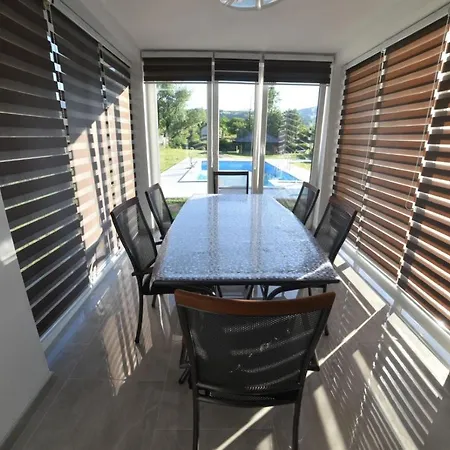 Luxury Meri Villa *